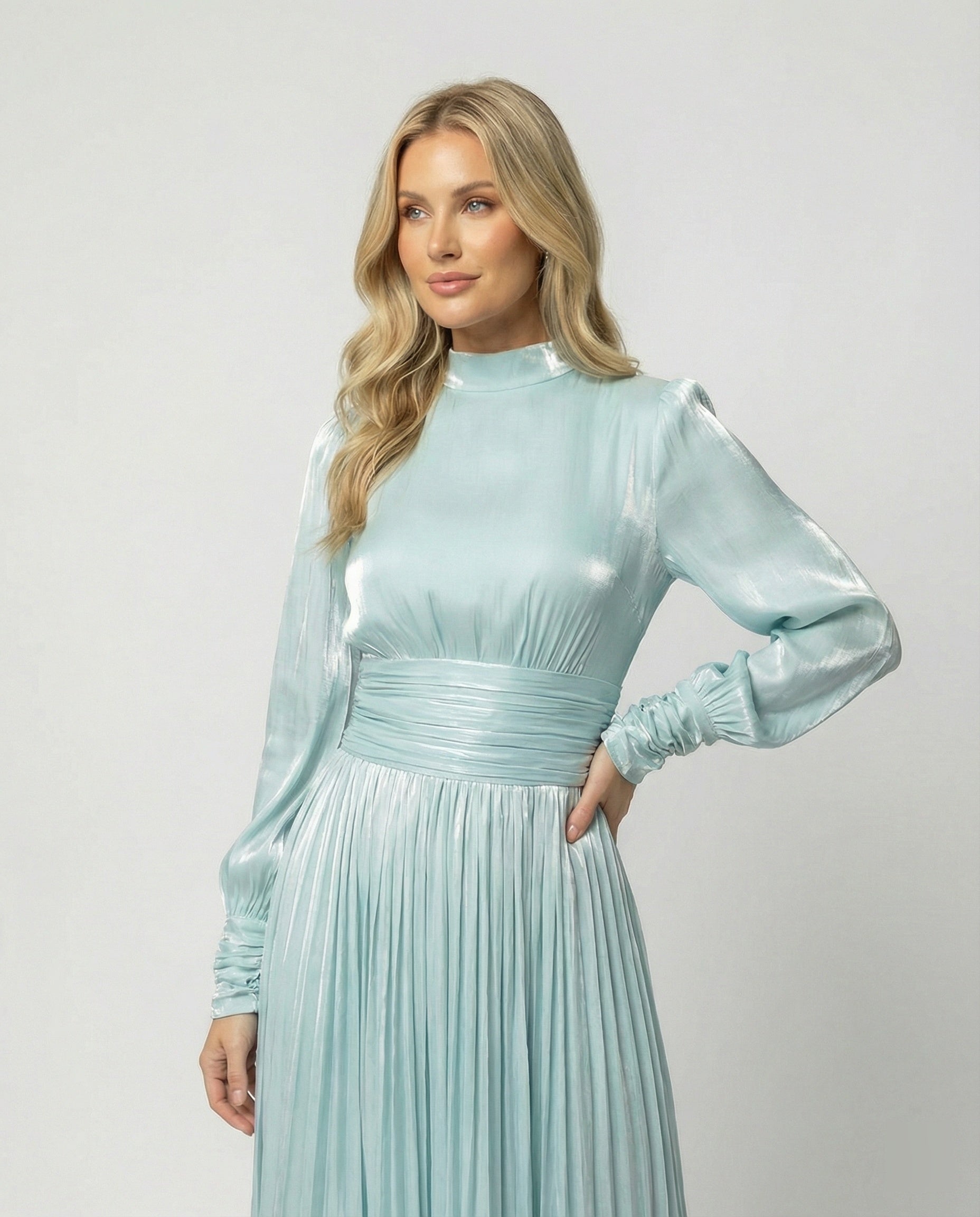 Valeria | Vestido Blanco Maxi Plisado Manga Larga