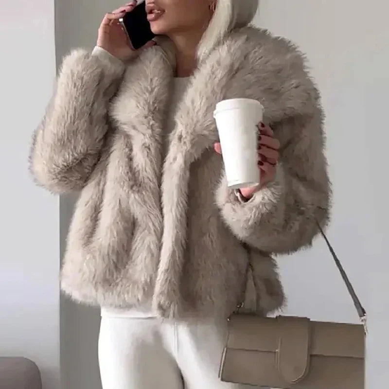 Andrea | Abrigos Mujer Faux Fur Corto Oversized