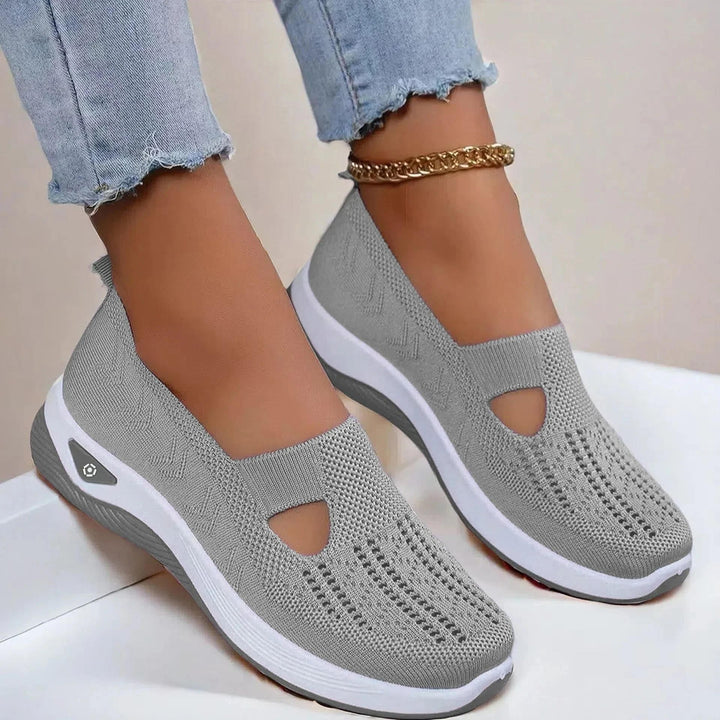 Andrea | Zapatillas Mujer Punto Detalles Perforados