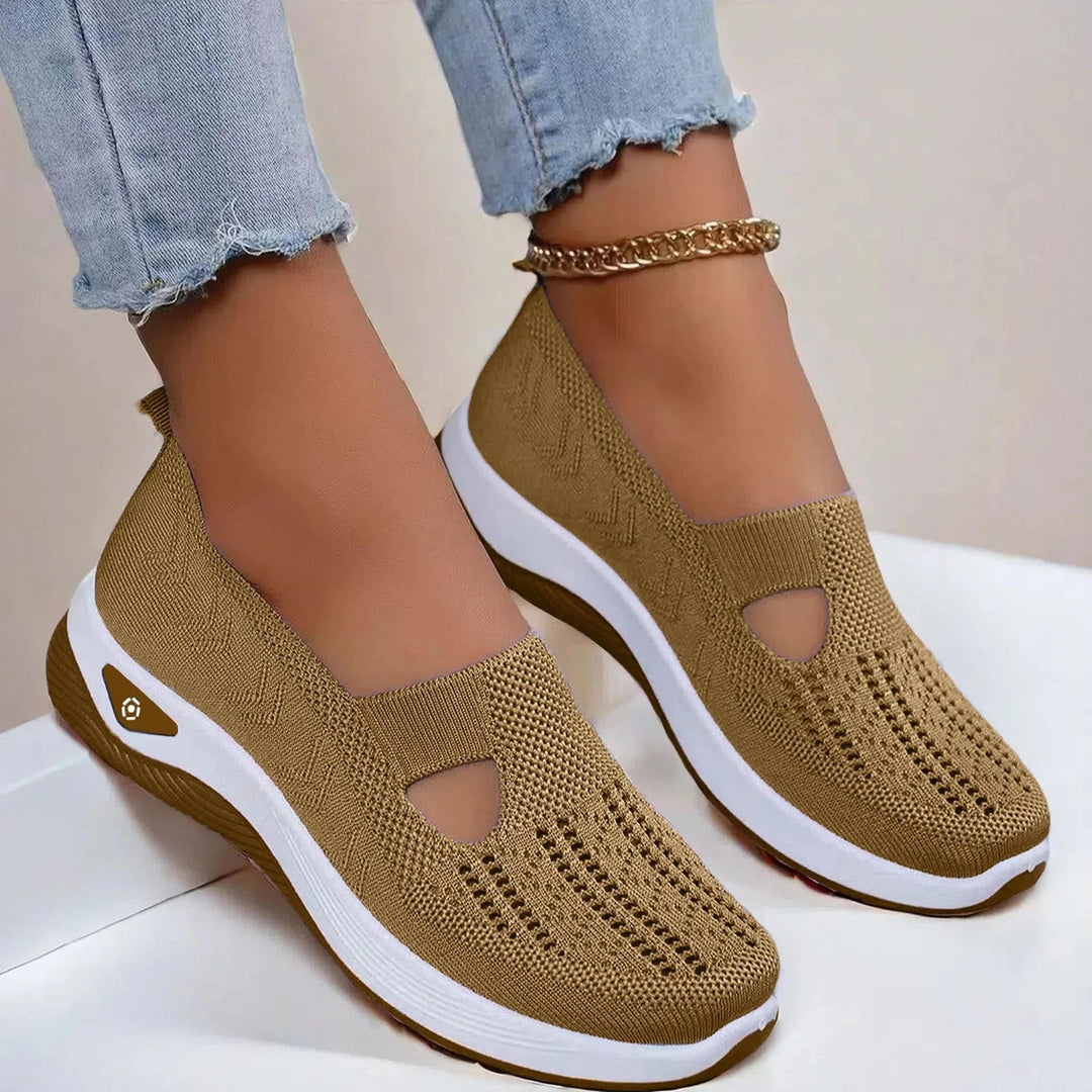 Andrea | Zapatillas Mujer Punto Detalles Perforados