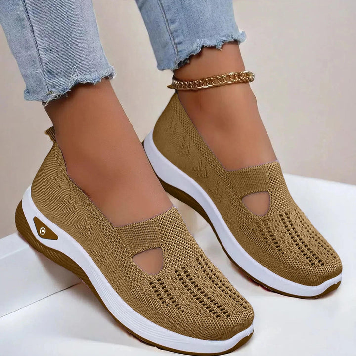 Andrea | Zapatillas Mujer Punto Detalles Perforados