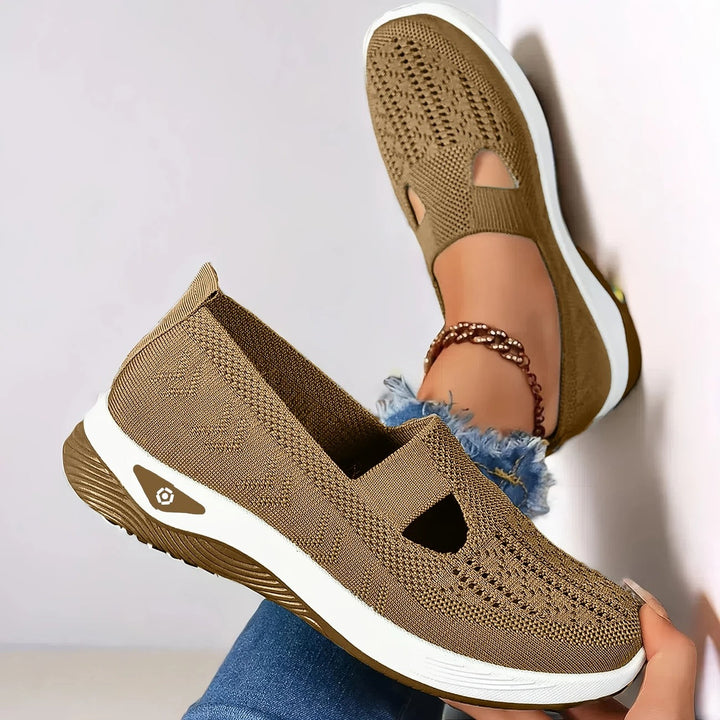Andrea | Zapatillas Mujer Punto Detalles Perforados