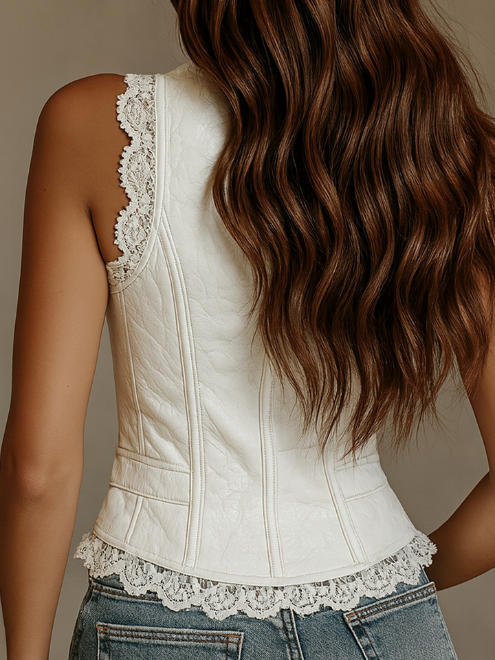 Celia | Chaleco Peplum con Botones y Encaje