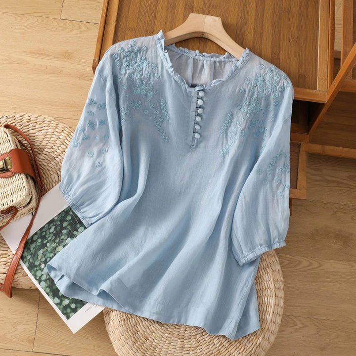 Claudia | Blusa Blanca Bordada Manga Larga Cuello Volante