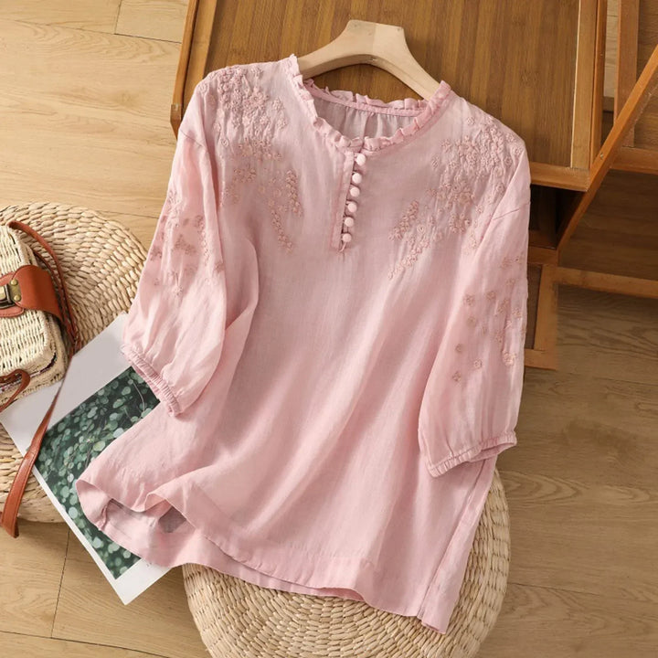 Claudia | Blusa Blanca Bordada Manga Larga Cuello Volante