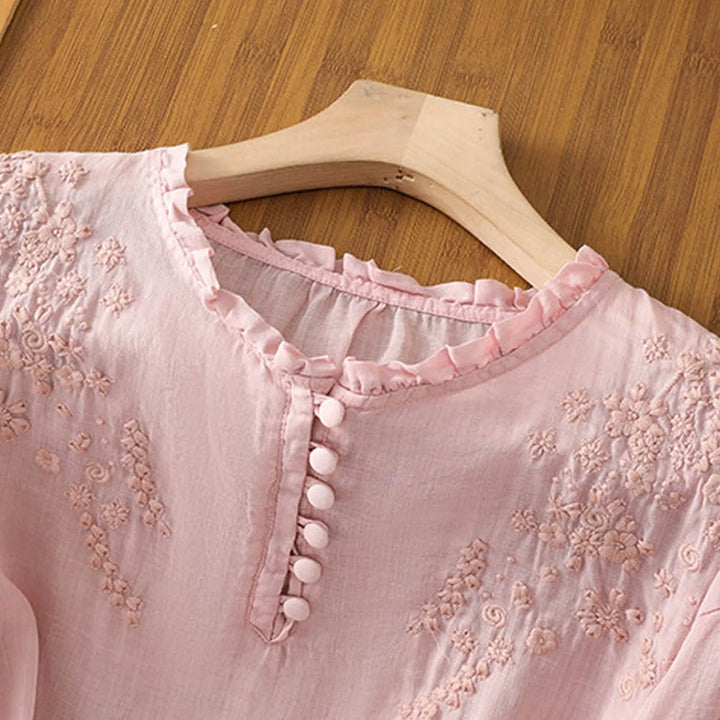 Claudia | Blusa Blanca Bordada Manga Larga Cuello Volante