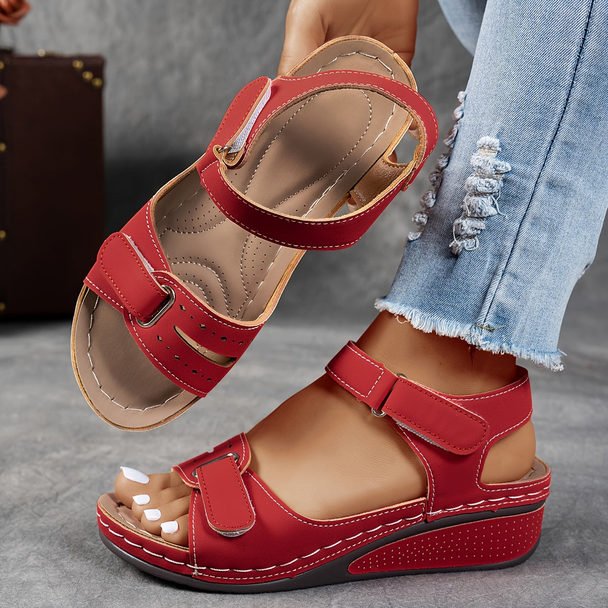 Eva | Sandalia Cuña Mujer Roja con Velcro