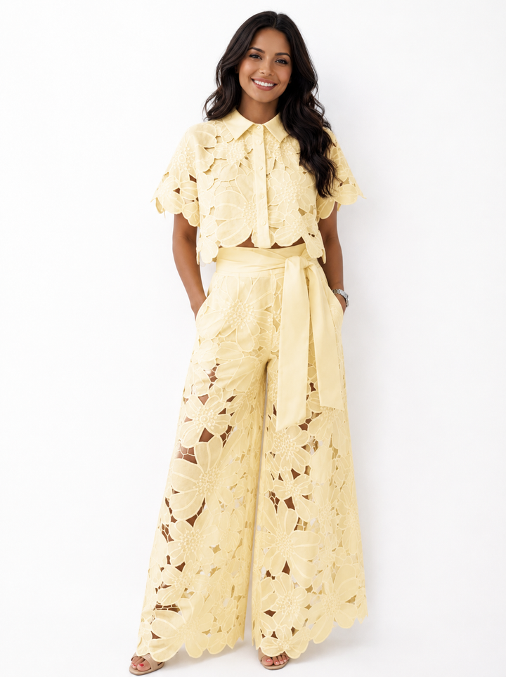 Gabriela | Conjunto Crop Top y Pantalón Anchos de Encaje Floral