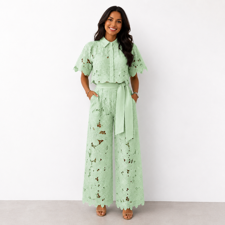 Gabriela | Conjunto Crop Top y Pantalón Anchos de Encaje Floral