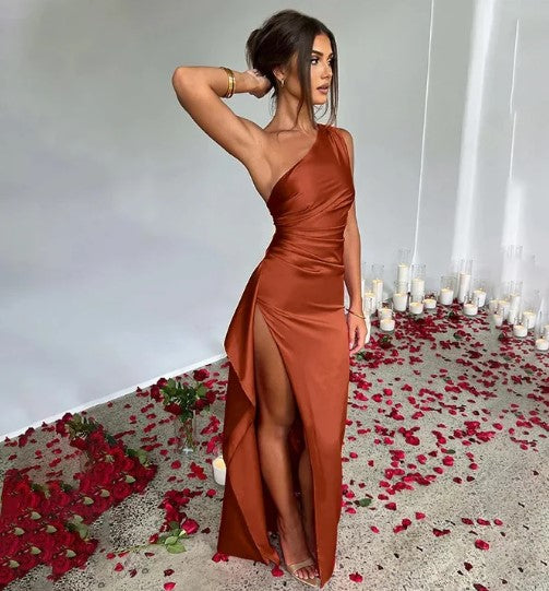 Gabriela | Vestido Largo Asimétrico Saten Fruncido