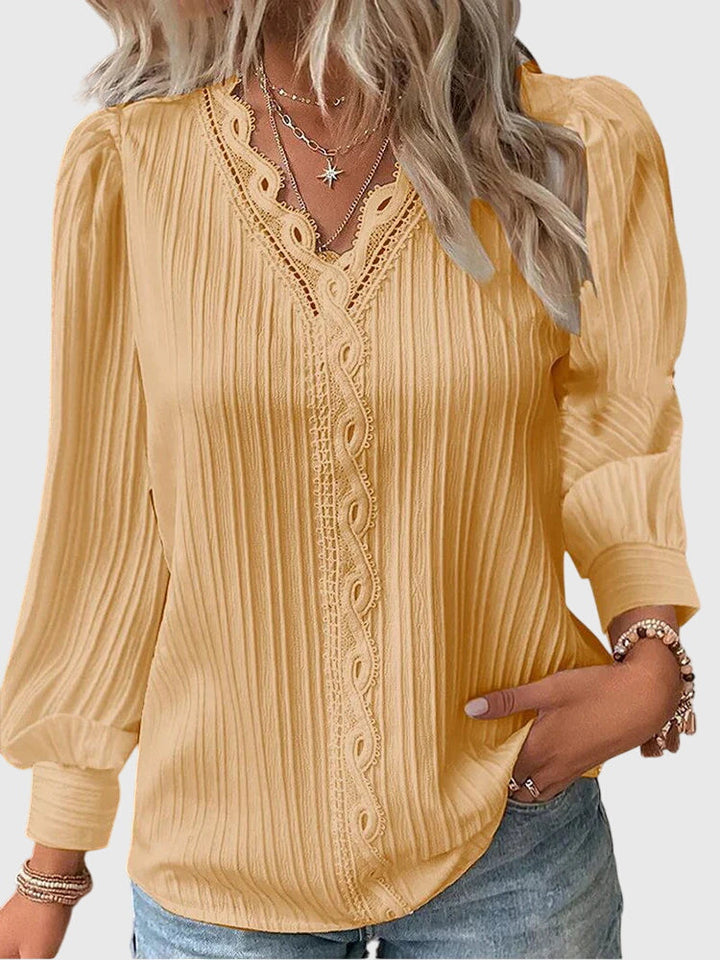 Sara | Blusa Manga Larga Cuello V Encaje