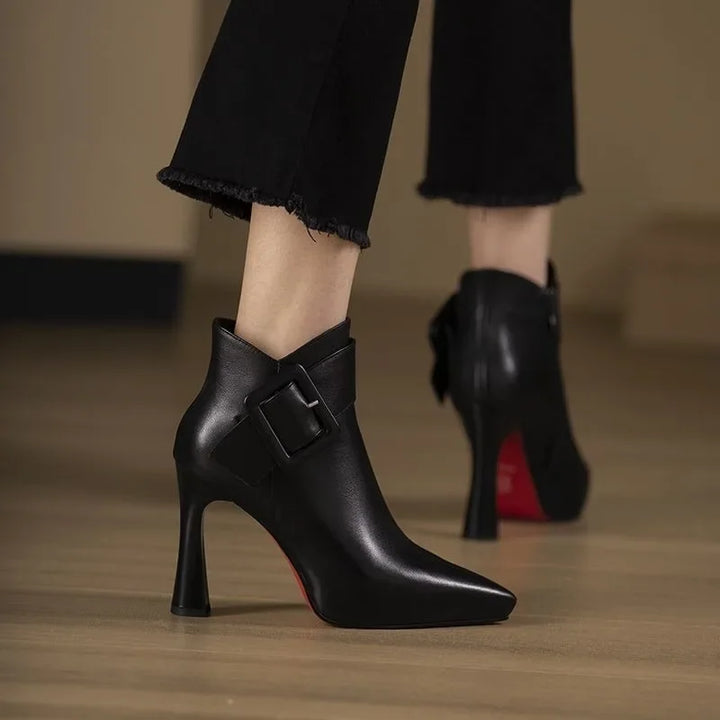 Sara | Botines de Piel con Hebilla y Tacón