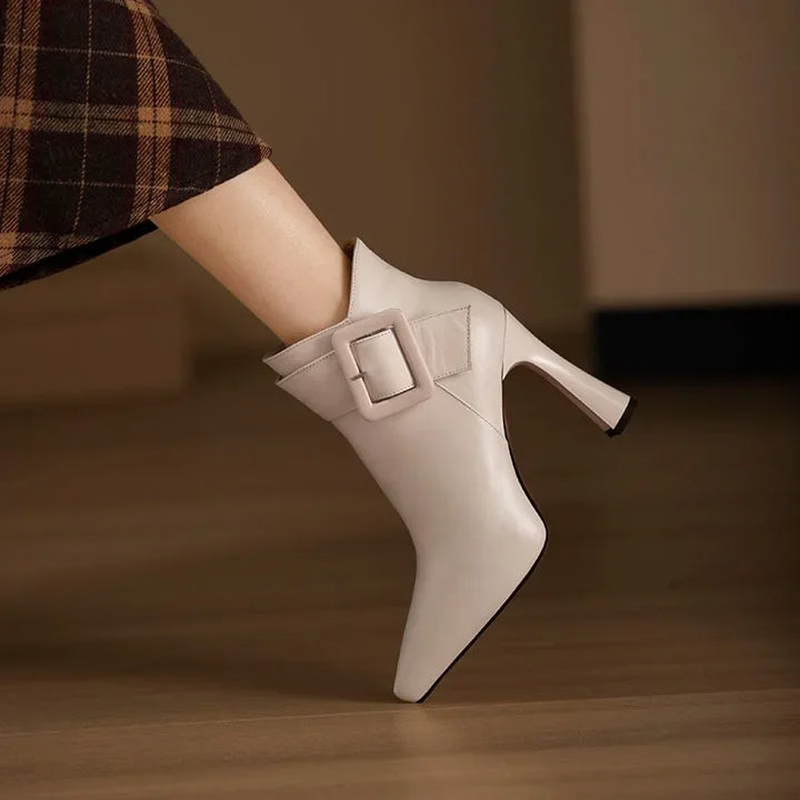 Sara | Botines de Piel con Hebilla y Tacón