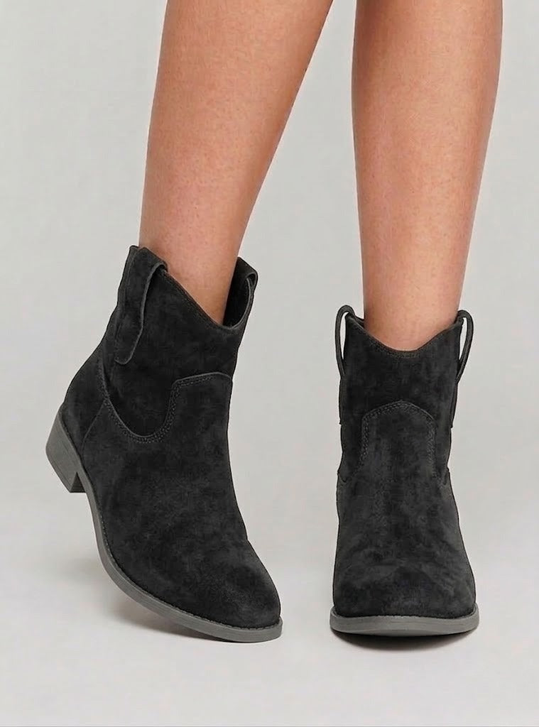 Gabriela | Botines de Gamuza de Estilo Western con Tacón Corto