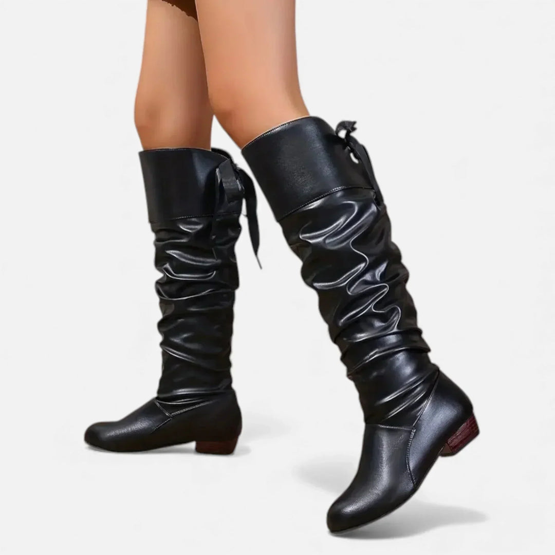 Sara | Botas Altas Rojas Tacón Bajo Puntera Fina