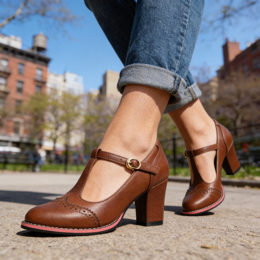 Carmen | Mary Jane Piel Brogue Hebilla