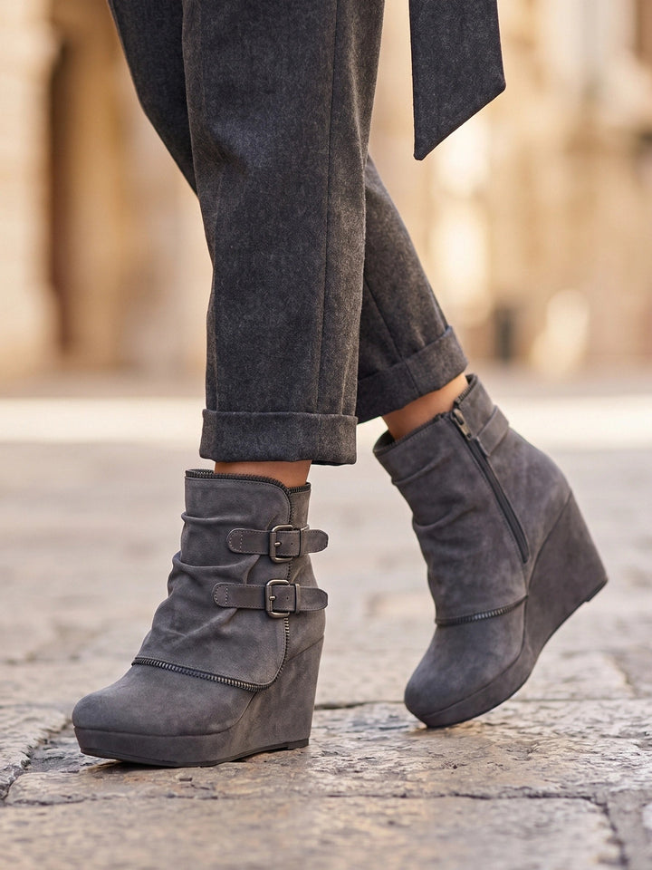 Sofía | Botines de Tacón Cuña Ante Marrón