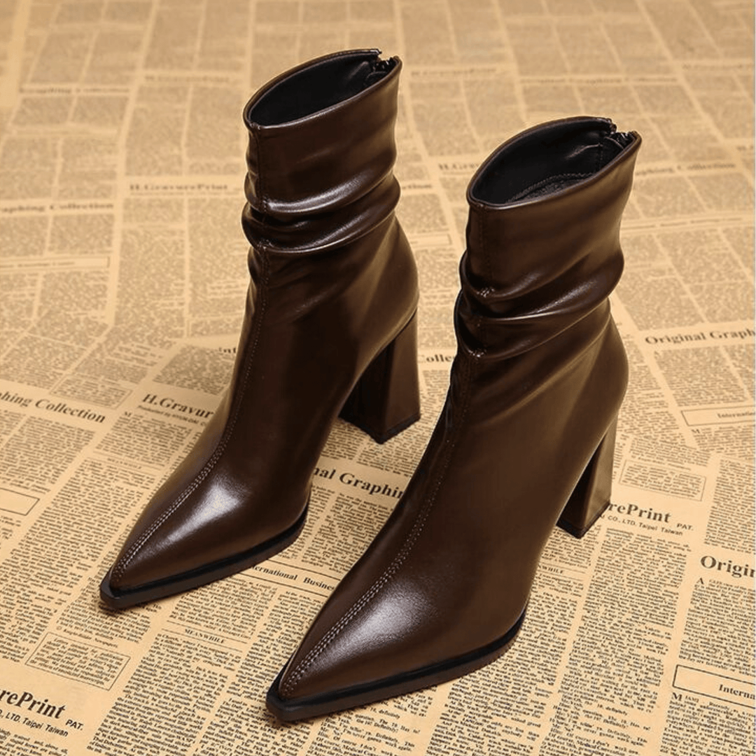 Gloria | Botines de Piel con Tacón Cuadrado y Punta Afilada