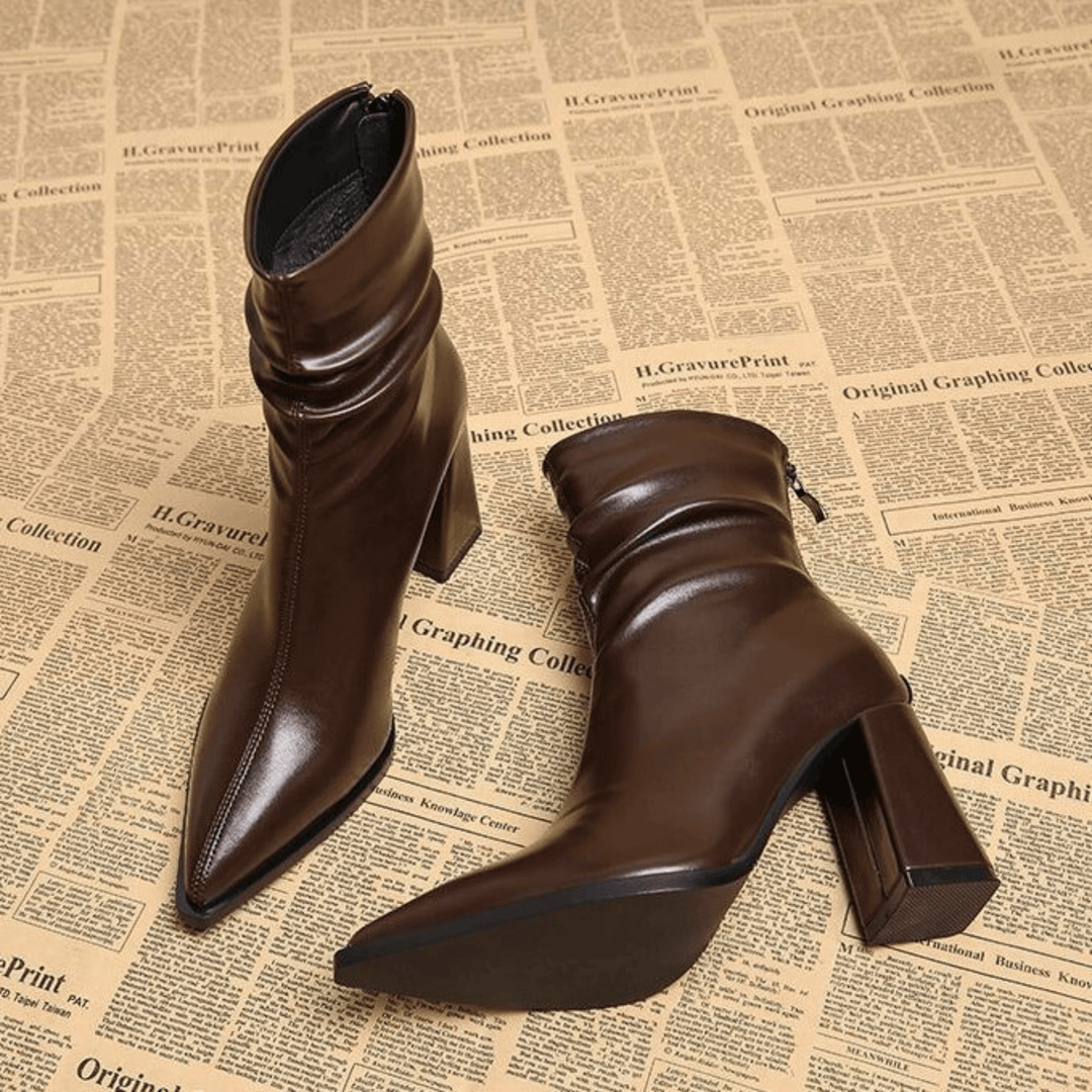 Gloria | Botines de Piel con Tacón Cuadrado y Punta Afilada
